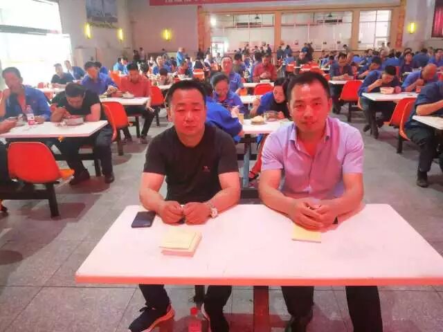 交城縣總工會(huì)抵達(dá)華鑫集團(tuán)開(kāi)展十九大精神文藝演出(圖4)