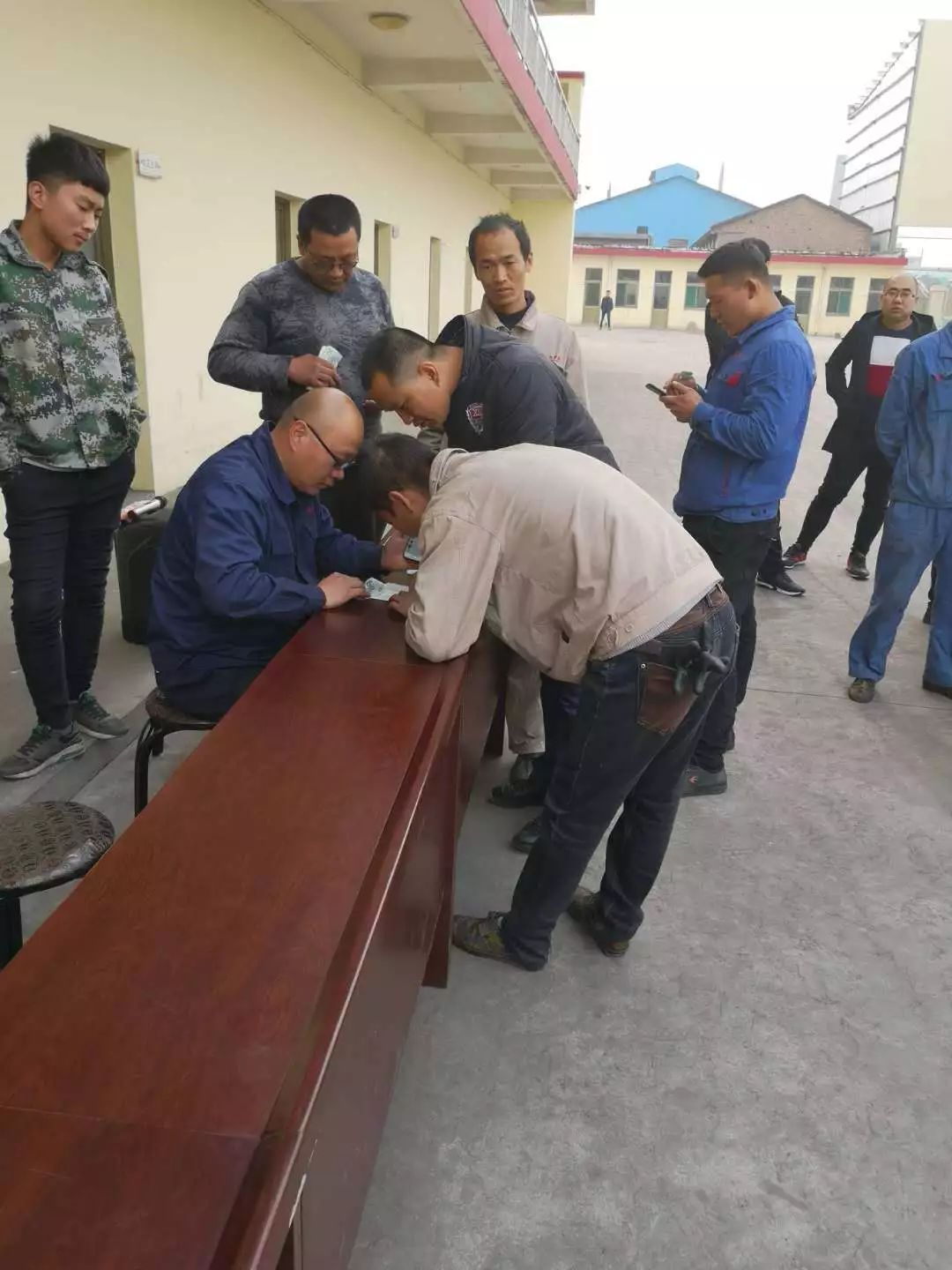 行者無疆，關(guān)懷無微不至；美善鋪就，百載朝錦暮繡(圖14)