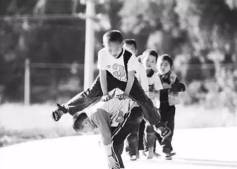 分享愛(ài)心，眾享溫情——華鑫集團(tuán)工會(huì)開(kāi)展“六一獻(xiàn)愛(ài)心”活動(dòng)(圖46)